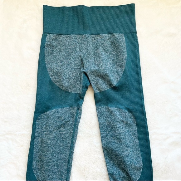 TWO PIECE WORKOUT SET Leggings and Sports Bra Size Small Gym Compression - Picture 7 of 12